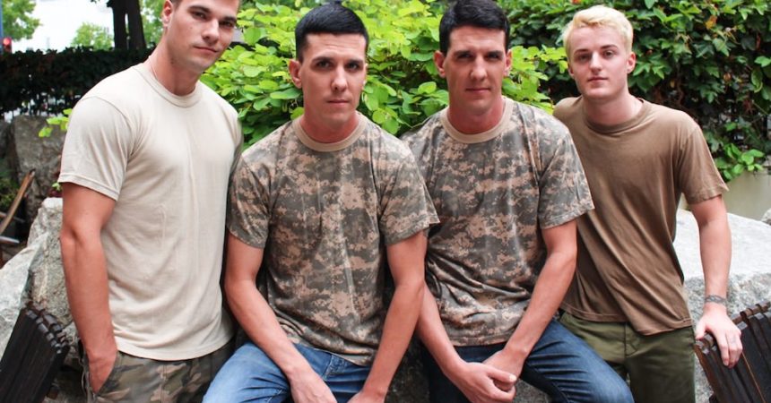 Bareback Foursome With Twins Bareback Foursome With Twins